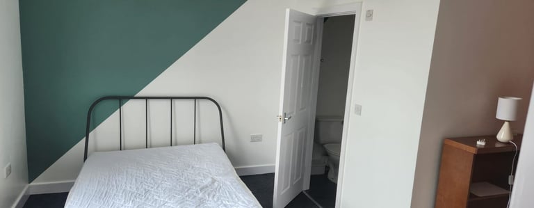 Shared Room for Rent in a Spacious, Friendly House at S6