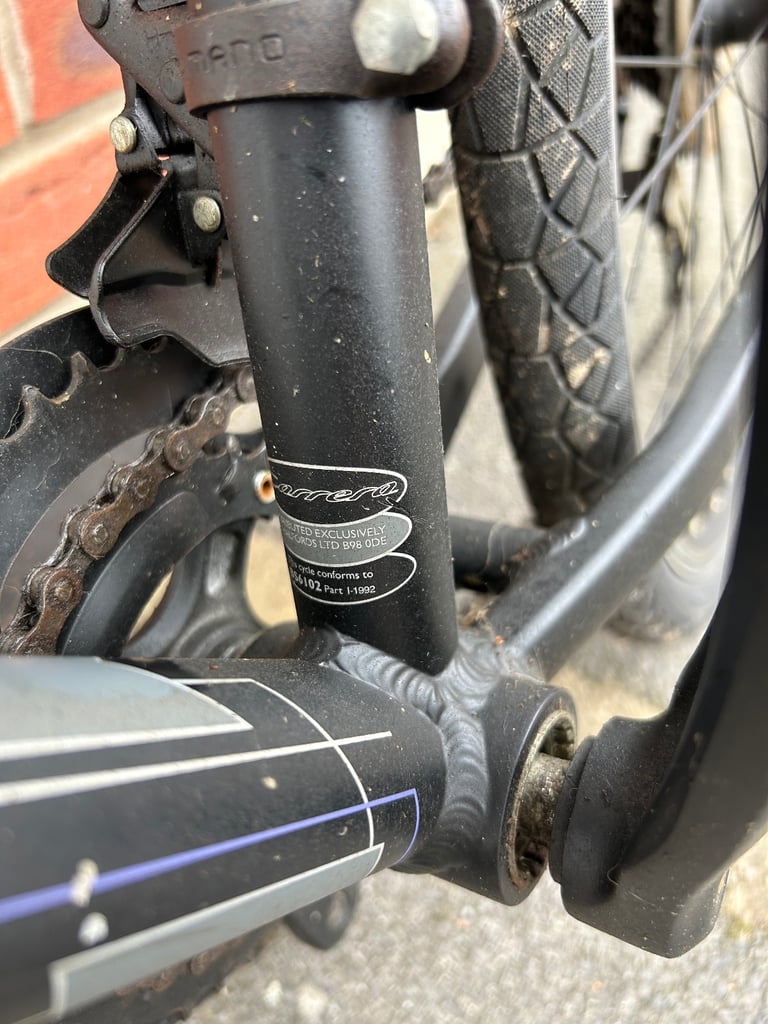 Black Carrera subway 1 hybrid commuting bicycle 