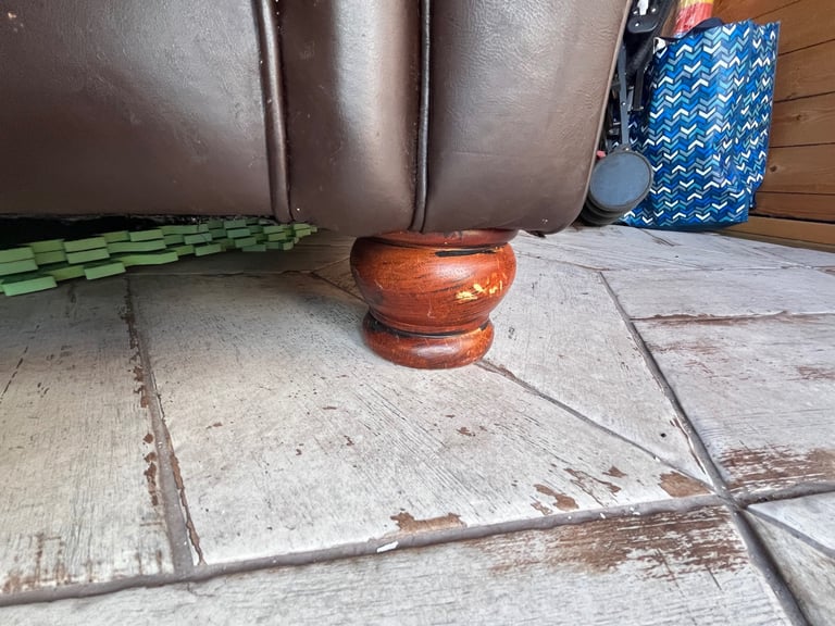 Free to collect sofa 