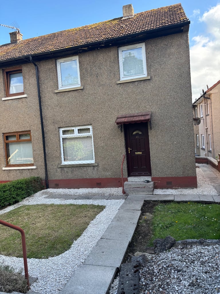 🌟 Newly Refurbished 2-Bed End-Terrace  – Available Now 🌟