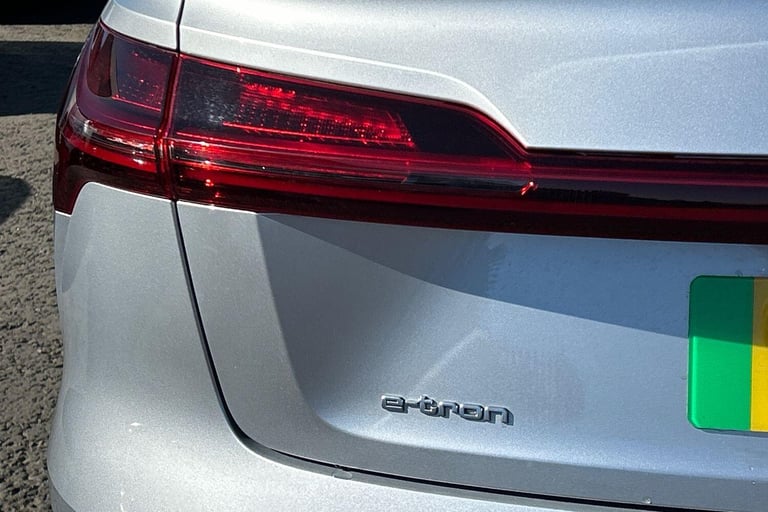 2021 Audi e-tron Sportback S line 55 quattro 300,00 kW ESTATE Electric Automatic