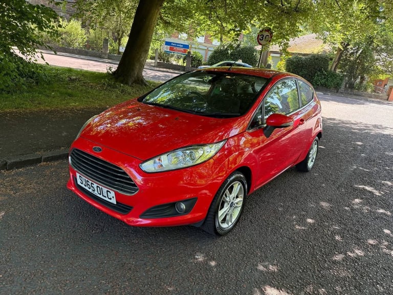 Ford, FIESTA, Hatchback, 2015, Manual, 1241 (cc), 3 doors