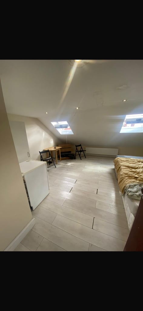 Amazing Loft Double Room near Wembley Central Station