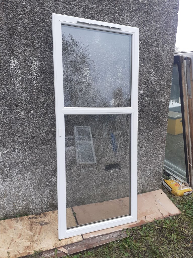 image for 5 large same size same style windows excellent condition