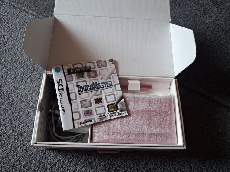 Pink Nintendo DSi