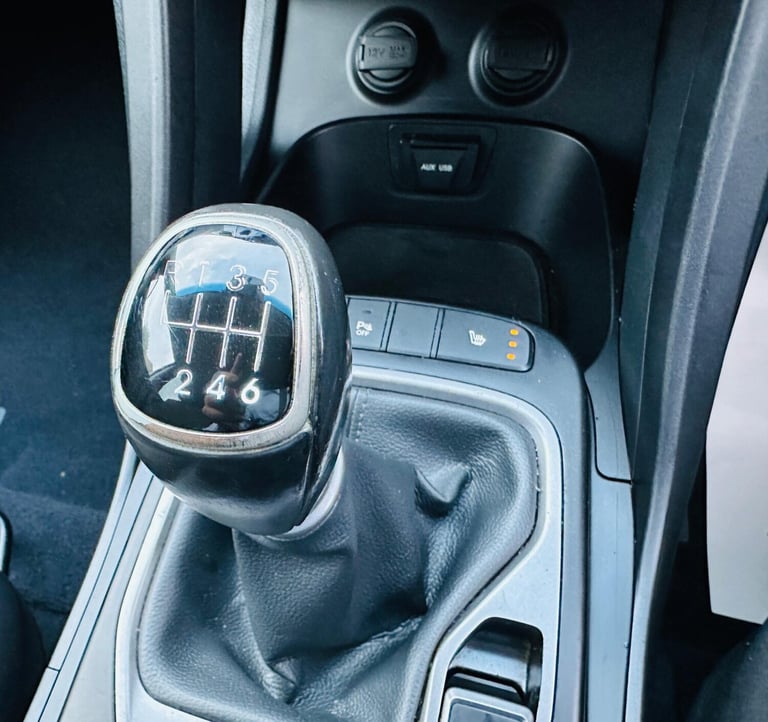 2016 Hyundai Santa Fe 2.2 CRDi SE 4WD Euro 5 5dr (5 seat) ESTATE Diesel Manual