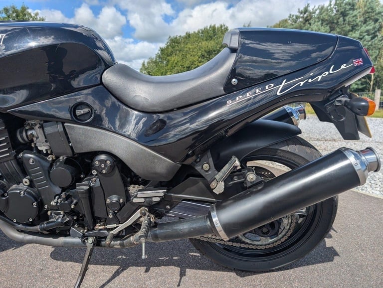 TRIUMPH SPEED TRIPLE 750