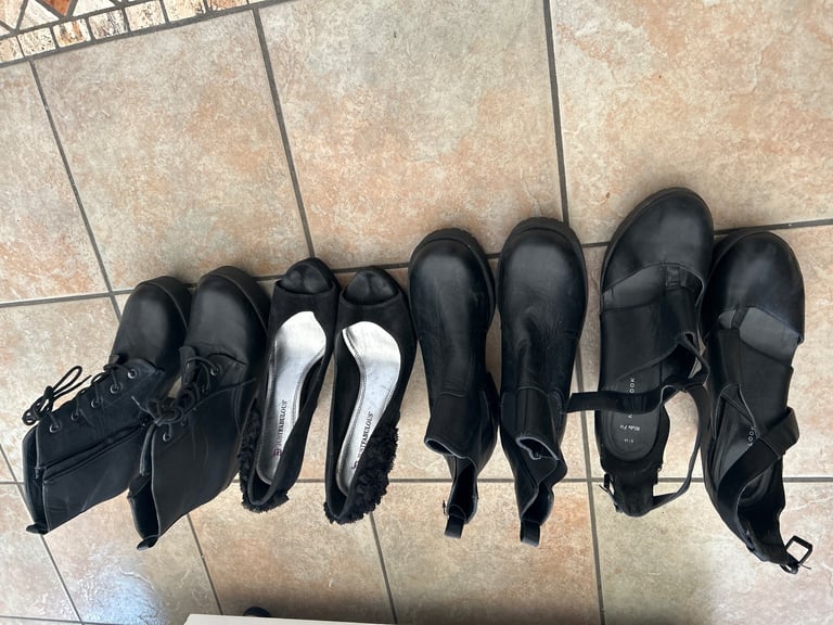 Size 9 (UK) ladies shoes