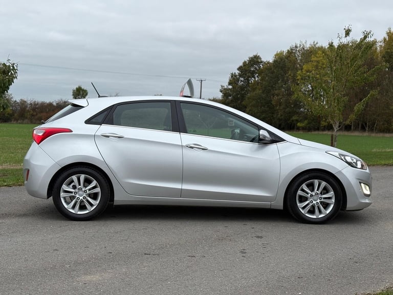 2012 Hyundai i30 1.6 CRDi [128] Blue Drive Style Nav 5dr HATCHBACK DIESEL Manual