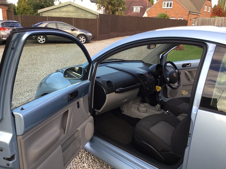 VW BEETLE 2.0.HATCHBACK 