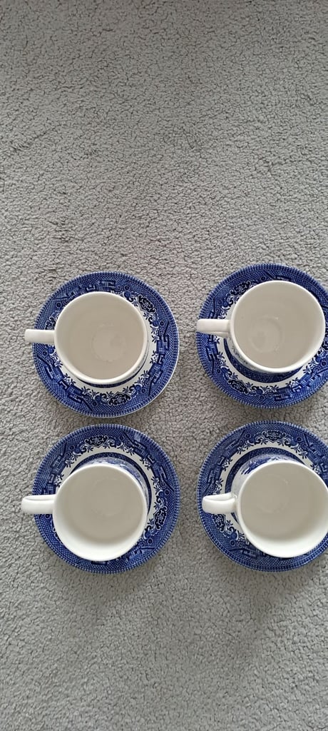 Churchill  dinner set