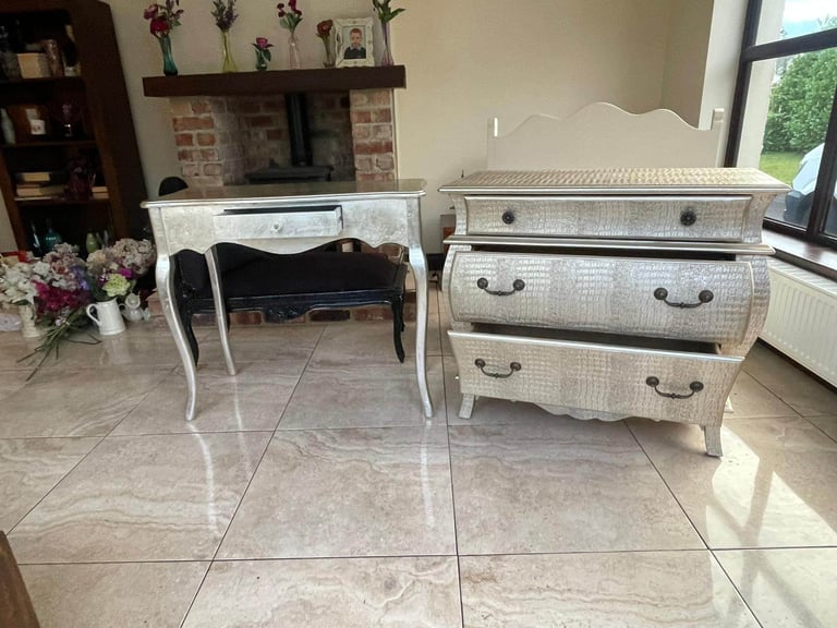 silver console table£75