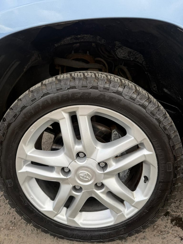 Toyota Land Cruiser v8