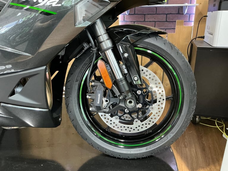 Kawasaki Ninja 1100SX 2025 TOUR for FREE!! FREE TOURING KIT! FREE UK DELIVERY!