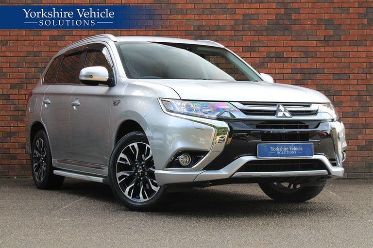 2017 Mitsubishi Outlander 2.0h 12kWh Juro CVT 4WD Euro 6 (s/s) 5dr ESTATE Petrol/Electric Hybrid ...