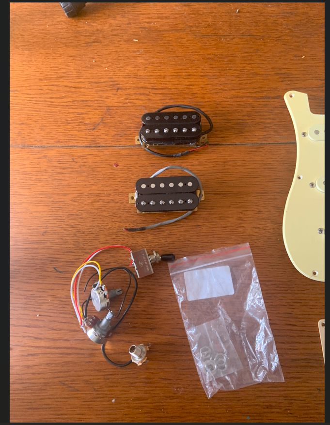 Fender/Squire Stratocaster Guitar. Plus extra’s please read.