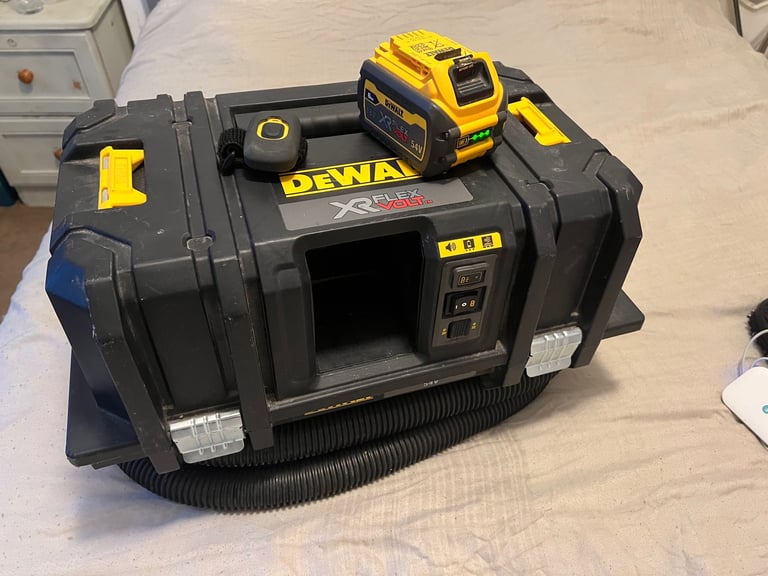 image for Dewalt M-Class Dust Extractor 54v