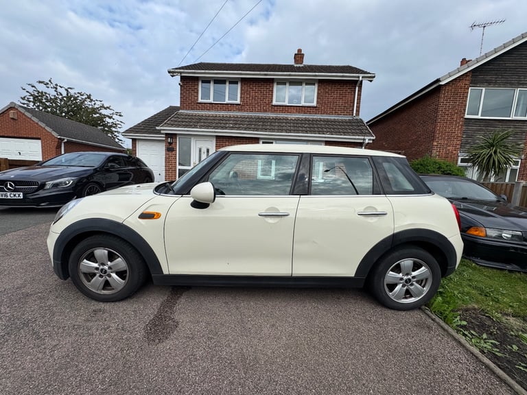 Mini Cooper Hatchback 2015 Manual 5 doors