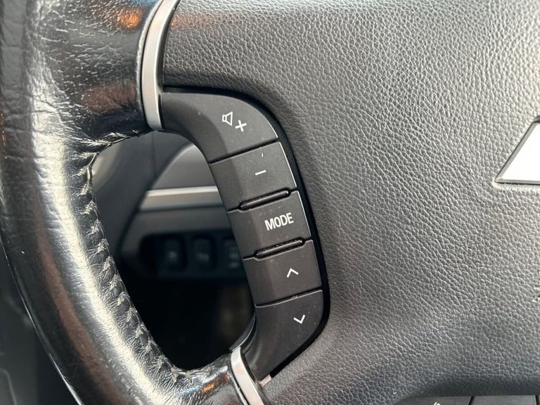 2016 Mitsubishi Shogun 3.2 DI-DC SG3 SUV 5dr Diesel Auto 4WD Euro 6 LWB (187 ps) ESTATE Diesel Au...