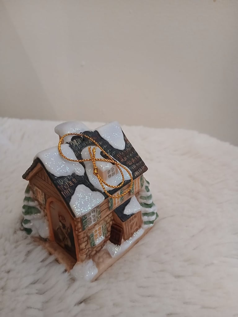 The Bradford Editions  ... M.I.Hummel collection ... Bavarian village 