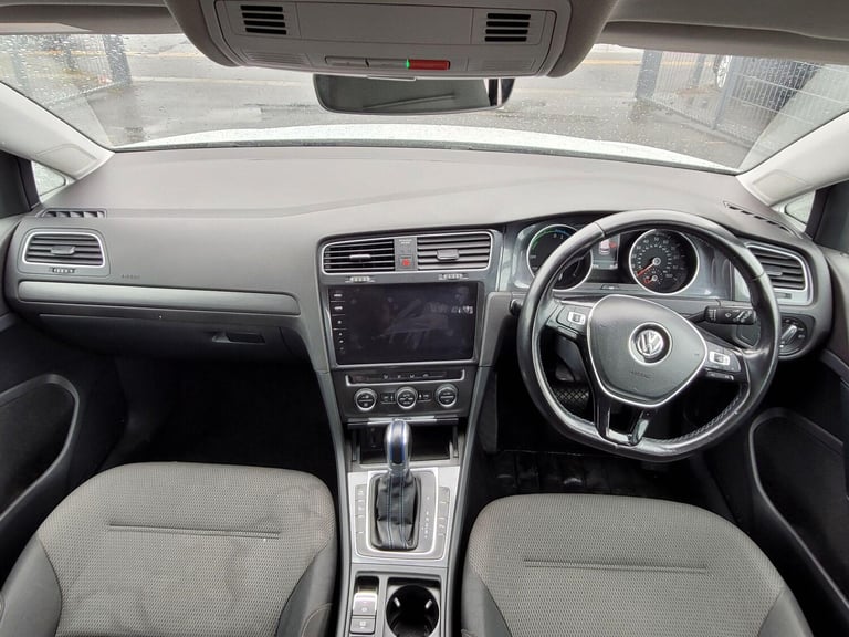  Volkswagen Golf 35.8kWh e-Golf Auto 5dr Electric Automatic