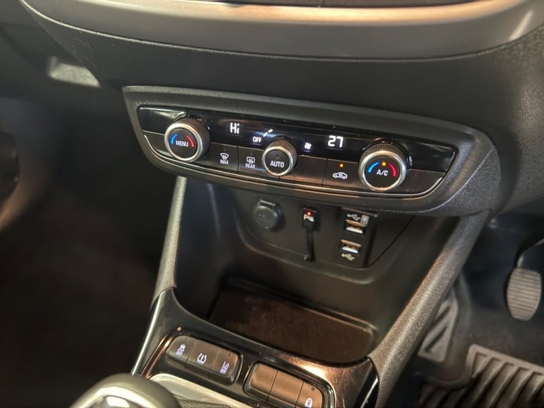  Vauxhall Crossland X 1.2 SE Nav 5dr Petrol