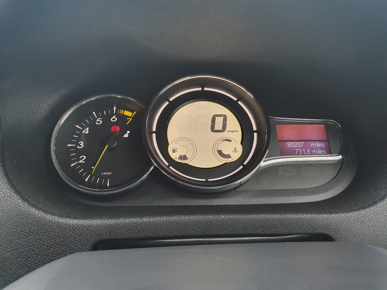 2010 Renault Megane 1.6 16V Dynamique TomTom Hatchback 5dr Petrol Manual Euro 5