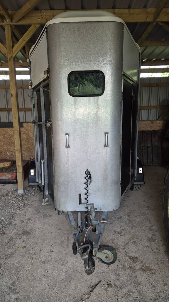 Ifor Williams HB505R Horse Trailer
