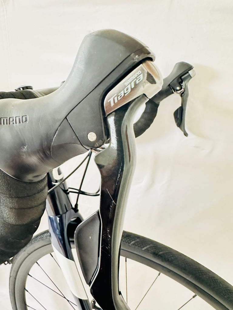 Virtually New CANNONDALE SYNAPSE Size/54 cm Road Bike MINT  