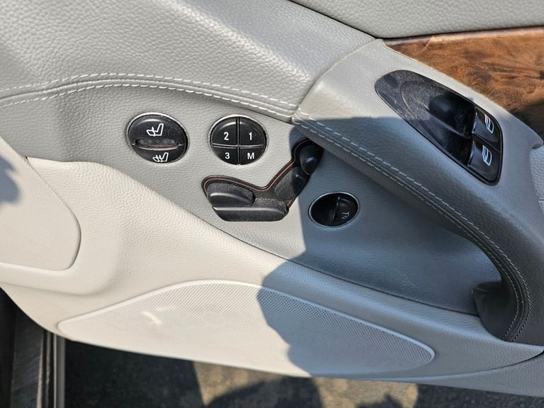 Mercedes-Benz, SL SERIES, Convertible, 2005, Semi-Auto, 3724 (cc), 2 doors