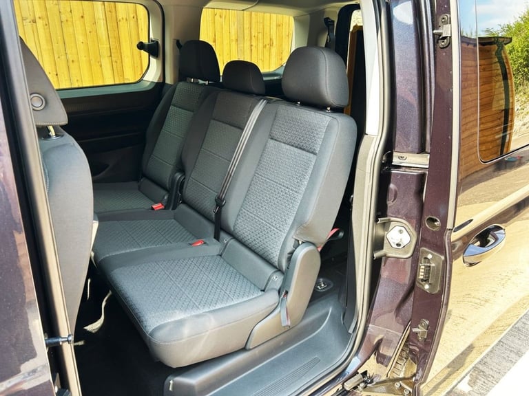 2024 Ford Tourneo Connect 2.0 EcoBlue Titanium 5dr Auto [7 seat] MPV DIESEL Automatic