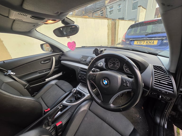 BMW, 1 SERIES, Hatchback, 2011, Manual, 1995 (cc), 5 doors