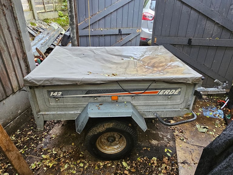Erde 142 Trailer 
