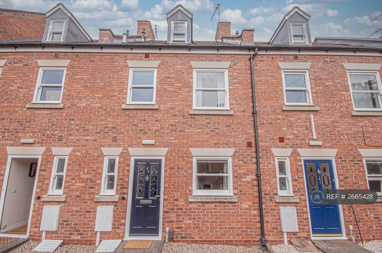 6 bedroom house in Gordon Street, Leamington Spa, CV31 (6 bed) (#2665428)