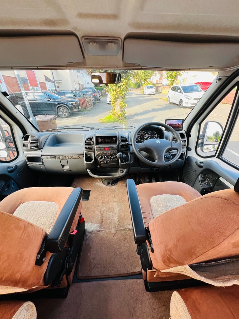 Autocrusie starburst 2005 motorhome