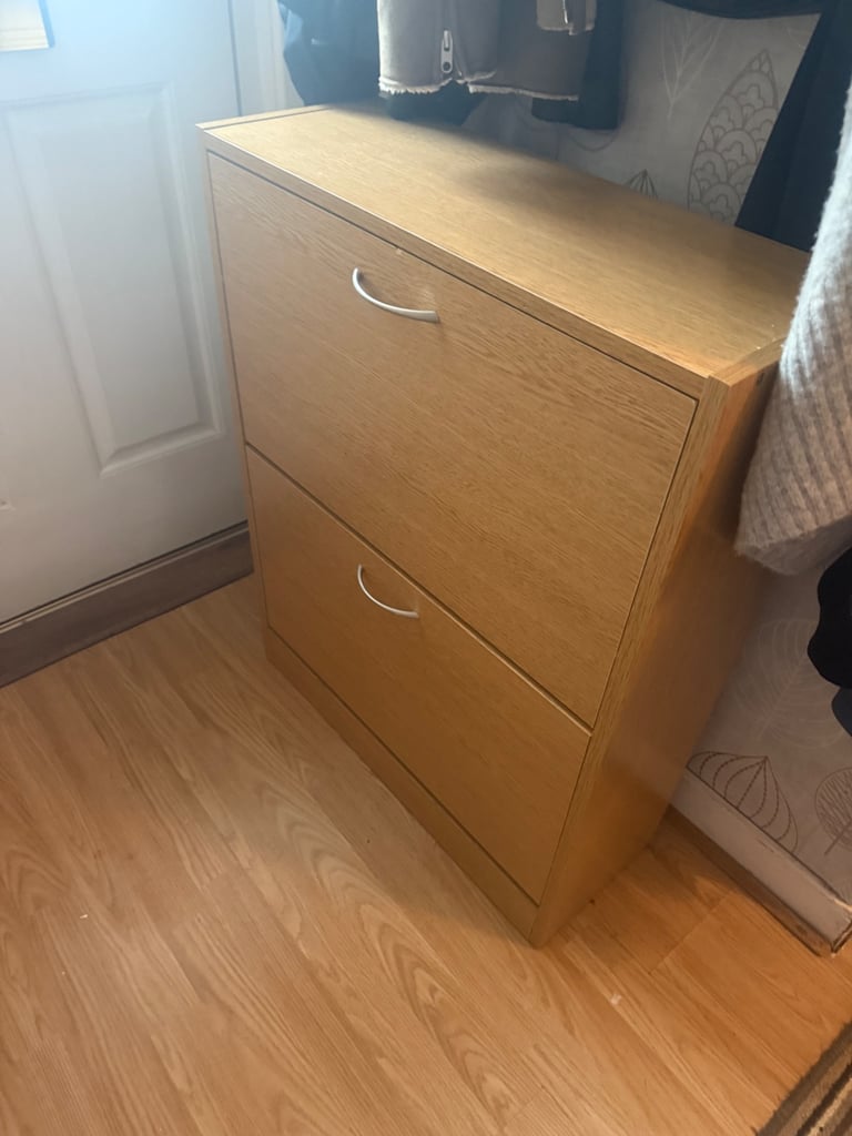 Shoe cabinet 