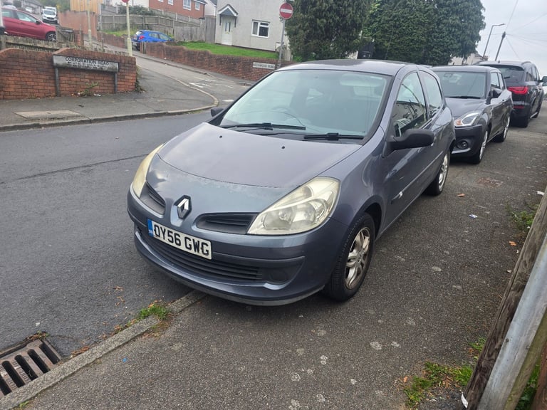 Renault Clio 1.2i petrol 12 months mot ulez free