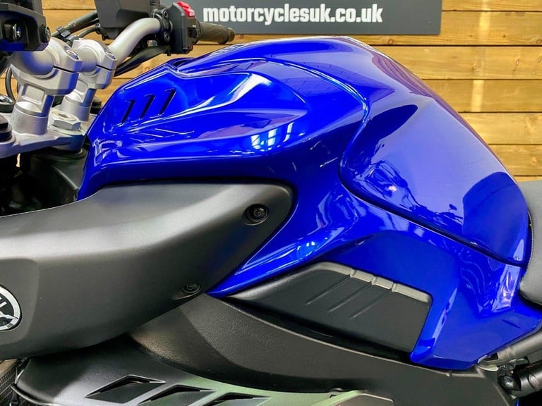 AWESOME 2017 YAMAHA MT-10, ONLY 13717 MILES, FSH 