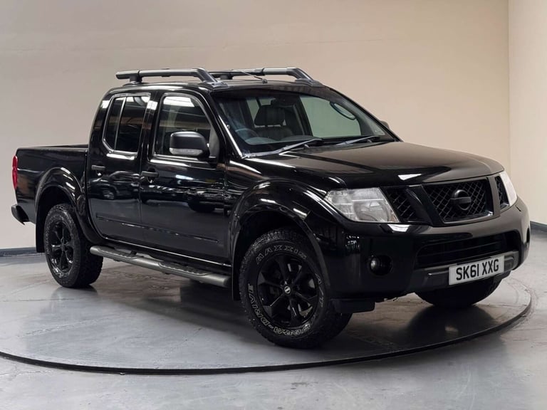 2011 Nissan Navara Double Cab Pick Up Tekna 2.5dCi 190 4WD PICK UP DIESEL Manual