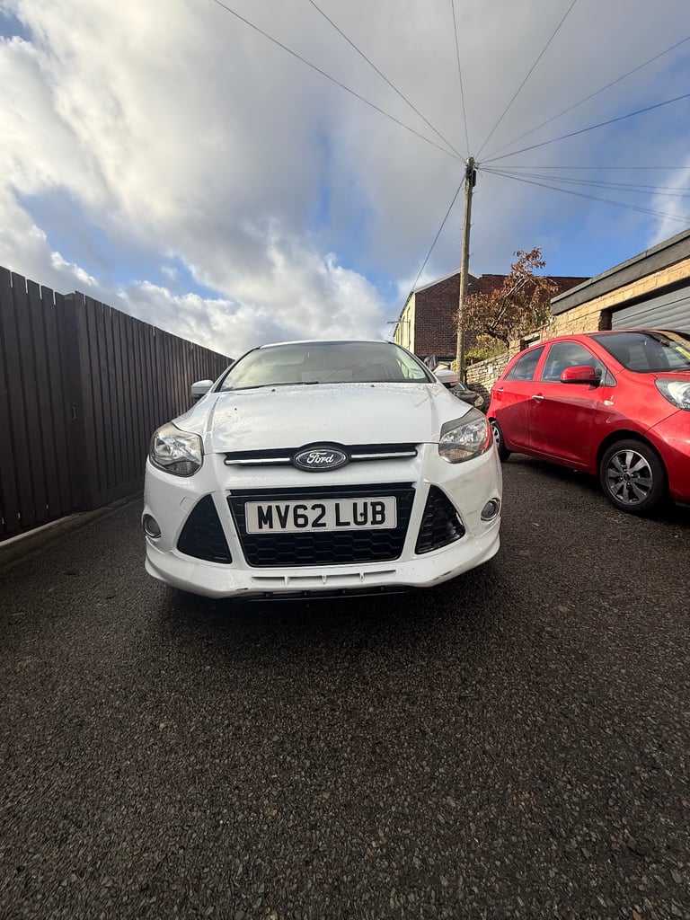 Ford, FOCUS, Hatchback, 2012, Manual, 1560 (cc), 5 doors