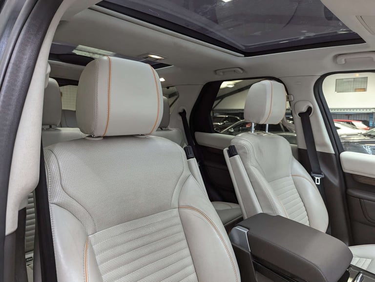 2017 Land Rover Discovery 2.0 Discovery HSE SD4 Auto 4WD 5dr SUV Diesel Automatic