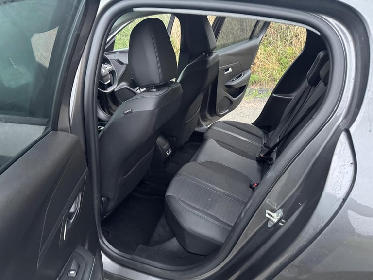 Peugeot 208 1.2 PureTech Allure Premium + Hatchback 5dr Petrol EAT Eu... 2023/23