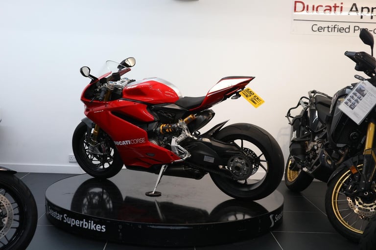 DUCATI PANIGALE R - 3900 MILES - 2016