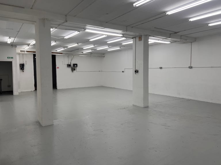 GROUND FLR WAREHOUSE UNIT 3000, 5600 AND 8600 SQ/FT - STORAGE/ FACTORY /WORKSHOP TO LET