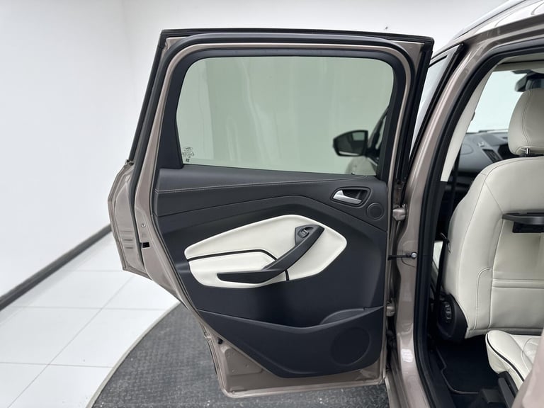 2019 Ford Kuga 2.0 TDCi 180 5dr Auto HATCHBACK DIESEL Automatic