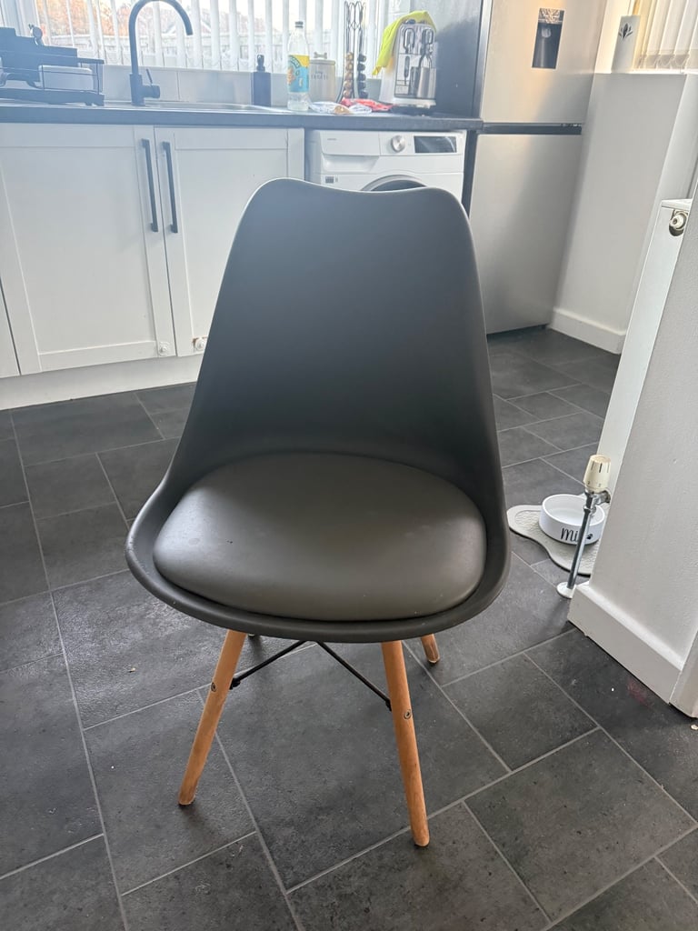 Dining room / kitchen chair