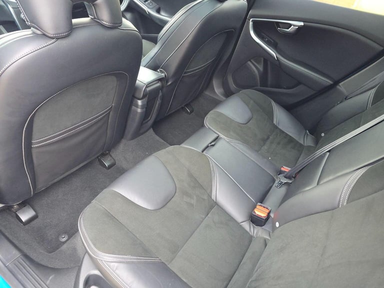 VOLVO V40 1.6 T3 R-Design Nav Euro 5 (s/s) 5dr 2014