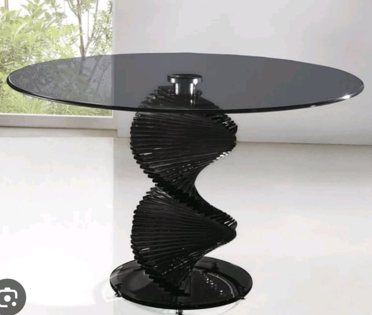 Italian black glass spiral table (4 free chairs) 