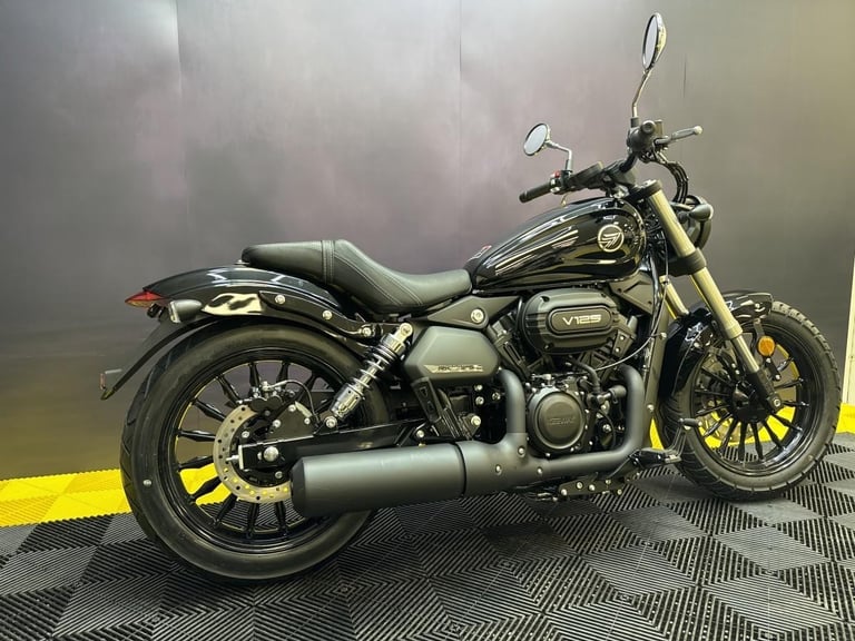 Keeway RK V125C 125cc V-Twin Learner Legal Custom Cruiser