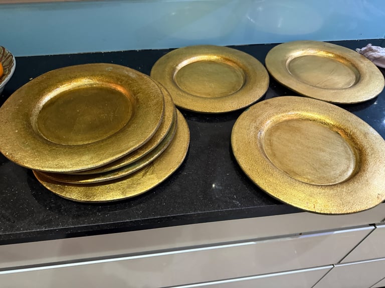 Gold covered wooden plate chargers 32cm 